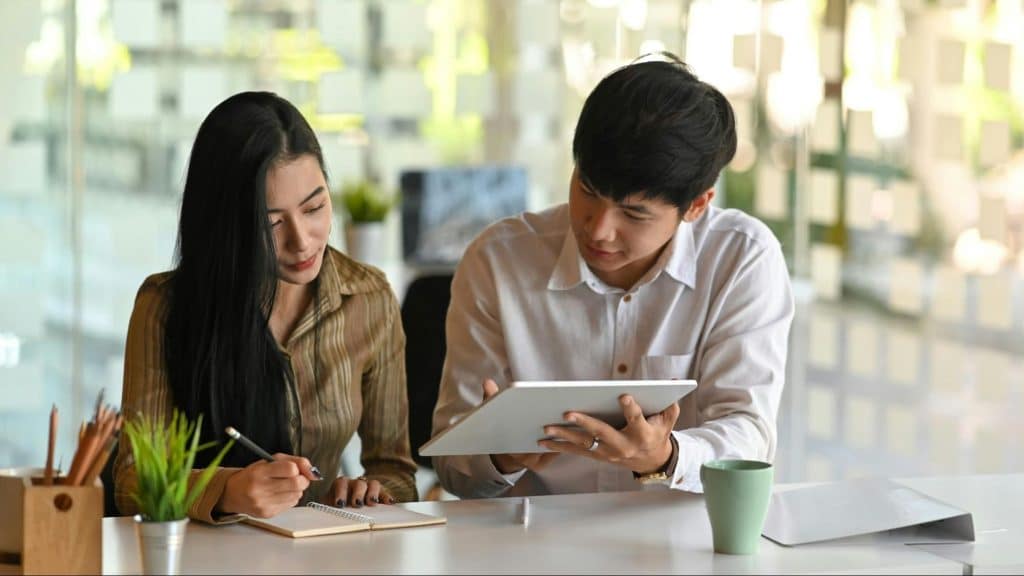 A man criticizing woman